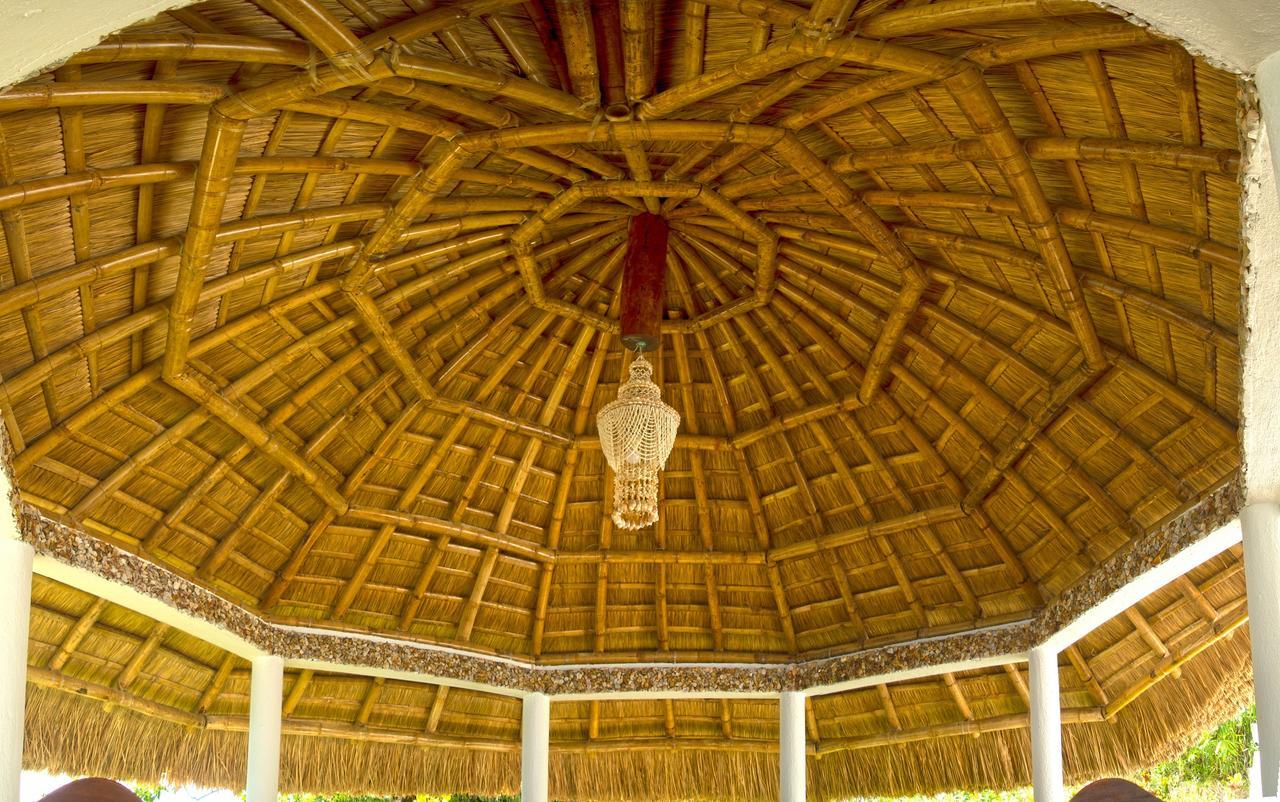 Iris Island Eco Resort Бусуанґа Екстер'єр фото